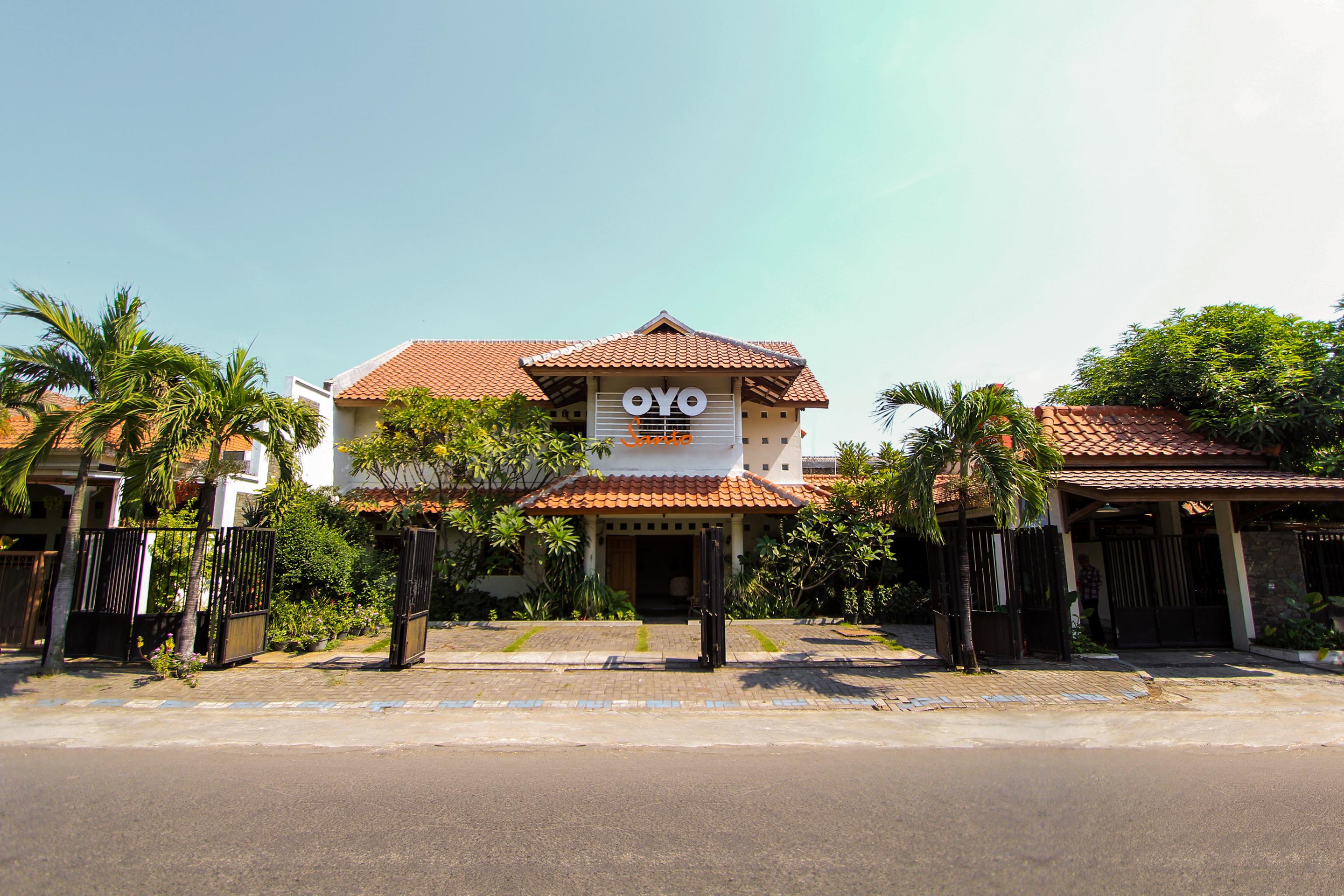 Santo Guest House Tropodo Brebek Zewnętrze zdjęcie